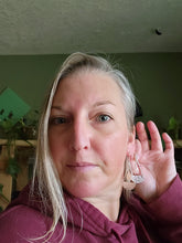 Load image into Gallery viewer, Morganite Drop/Dangle Earrings
